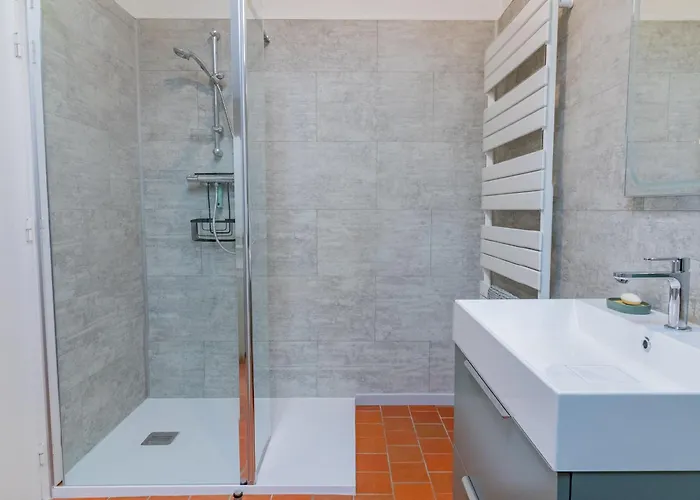 Pres D'angers Avec Exterieur Prive - Fr-1-622-93 * Andard